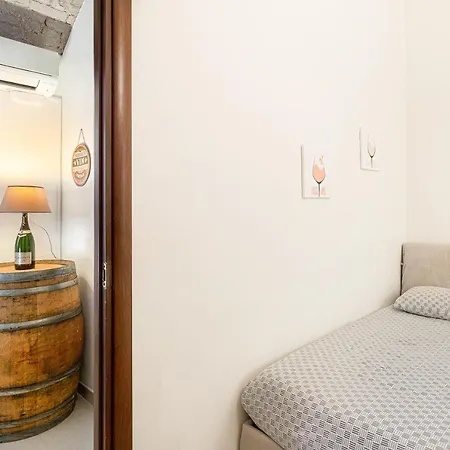 La Cantinetta Di - The Wine Cave In Milan, Huge 110sqm Next To Station Milan