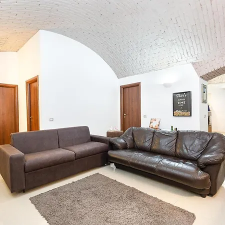 La Cantinetta Di - The Wine Cave In Milan, Huge 110sqm Next To Station * Milan