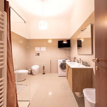 The Wine Cave - Via M Gioia, 47 - Huge Elegant 110 Sqm Peaceful Retreat In Milan, 2 Bedrooms, 8 Minutes Walking From Central Station, Milan