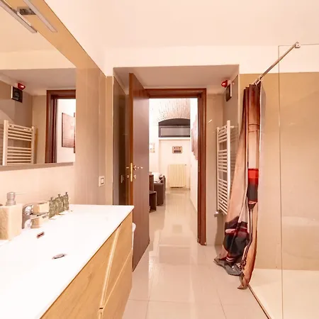 The Wine Cave - Via M Gioia, 47 - Huge Elegant 110 Sqm Peaceful Retreat In Milan, 2 Bedrooms, 8 Minutes Walking From Central Station, Milan 밀라노